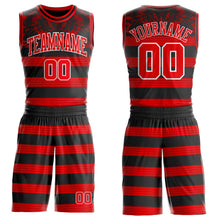 Laden Sie das Bild in den Galerie-Viewer, Uksn Individuelles Schwarz Feuerrot-Weiß Flügelstreifen Boho-Stil Rundhals Sublimationsdruck Basketball Uniform Trikot