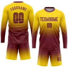 Laden Sie das Bild in den Galerie-Viewer, Uksn Individuelles Gold Bordeaux Sublimationsdruck Langarm Farbverlauf Fußballtrikot