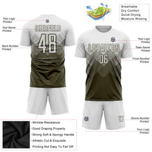 Laden Sie das Bild in den Galerie-Viewer, Uksn Individuelles Oliv Weiß Sublimationsdruck Salute To Service Fußballtrikot