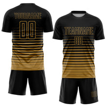 Laden Sie das Bild in den Galerie-Viewer, Uksn Individuelles Schwarz Altgold Nadelstreifen Farbverlauf Sublimationsdruck Fußballtrikot