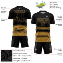 Laden Sie das Bild in den Galerie-Viewer, Uksn Individuelles Schwarz Altgold Nadelstreifen Farbverlauf Sublimationsdruck Fußballtrikot