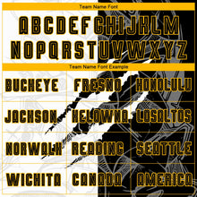 Laden Sie das Bild in den Galerie-Viewer, Uksn Individuelles Graffiti-Muster Schwarz-Gold Kratzer Sublimationsdruck Fußballtrikot