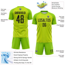 Laden Sie das Bild in den Galerie-Viewer, Uksn Individuelles Grün Schwarz-Hellgelb Brasilien Wellen Sublimationsdruck Fußballtrikot