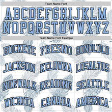 Laden Sie das Bild in den Galerie-Viewer, Uksn Individuelles Weiß Hellblau-Schwarz Feder Boho-Stil Rundhals Sublimationsdruck Basketball Uniform Trikot
