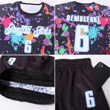 Laden Sie das Bild in den Galerie-Viewer, Uksn Individuelles Graffiti-Muster Weiß-Hellblau Sublimationsdruck Fußballtrikot
