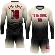 Laden Sie das Bild in den Galerie-Viewer, Uksn Individuelles Cream Karmesinrot-Schwarz Sublimationsdruck Langarm Farbverlauf Fußballtrikot
