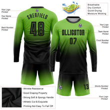 Laden Sie das Bild in den Galerie-Viewer, Uksn Individuelles Neongrün Schwarz Sublimationsdruck Langarm Farbverlauf Fußballtrikot
