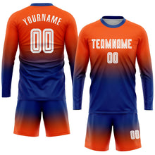 Laden Sie das Bild in den Galerie-Viewer, Uksn Individuelles Orange Weiß-Königsblau Sublimationsdruck Langarm Farbverlauf Fußballtrikot
