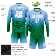 Laden Sie das Bild in den Galerie-Viewer, Uksn Individuelles Hellblau Weiß-Kelly-Grün Sublimationsdruck Langarm Farbverlauf Fußballtrikot
