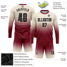Laden Sie das Bild in den Galerie-Viewer, Uksn Individuelles Cream Schwarz-Karmesinrot Sublimationsdruck Langarm Farbverlauf Fußballtrikot
