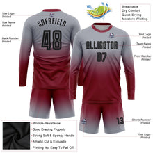 Laden Sie das Bild in den Galerie-Viewer, Uksn Individuelles Grau Schwarz-Karmesinrot Sublimationsdruck Langarm Farbverlauf Fußballtrikot
