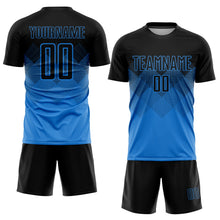 Laden Sie das Bild in den Galerie-Viewer, Uksn Individuelles Puderblau Schwarz Sublimationsdruck Fußballtrikot
