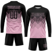 Laden Sie das Bild in den Galerie-Viewer, Uksn Individuelles Hellrosa Schwarz Sublimationsdruck Fußballtrikot
