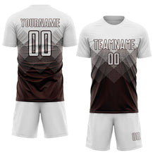 Laden Sie das Bild in den Galerie-Viewer, Uksn Individuelles Braun Weiß Sublimationsdruck Fußballtrikot
