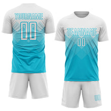 Laden Sie das Bild in den Galerie-Viewer, Uksn Individuelles Seeblau Weiß Sublimationsdruck Fußballtrikot
