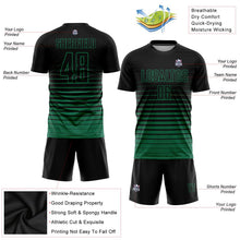 Laden Sie das Bild in den Galerie-Viewer, Uksn Individuelles Schwarz Kelly-Grün Nadelstreifen Farbverlauf Sublimationsdruck Fußballtrikot
