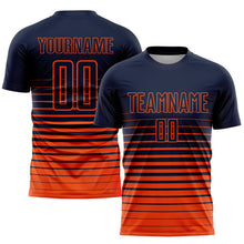 Laden Sie das Bild in den Galerie-Viewer, Uksn Individuelles Marineblau Orange Nadelstreifen Farbverlauf Sublimationsdruck Fußballtrikot
