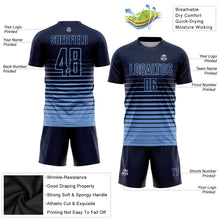 Laden Sie das Bild in den Galerie-Viewer, Uksn Individuelles Marineblau Hellblau Nadelstreifen Farbverlauf Sublimationsdruck Fußballtrikot
