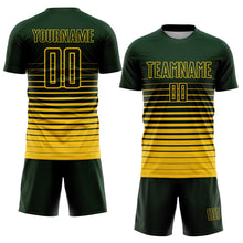 Laden Sie das Bild in den Galerie-Viewer, Uksn Individuelles Grün Gelb Nadelstreifen Farbverlauf Sublimationsdruck Fußballtrikot
