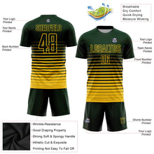 Laden Sie das Bild in den Galerie-Viewer, Uksn Individuelles Grün Gelb Nadelstreifen Farbverlauf Sublimationsdruck Fußballtrikot
