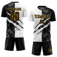 Laden Sie das Bild in den Galerie-Viewer, Uksn Individuelles Graffiti-Muster Schwarz-Gold Kratzer Sublimationsdruck Fußballtrikot
