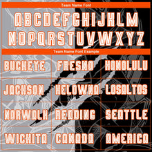 Laden Sie das Bild in den Galerie-Viewer, Uksn Individuelles Graffiti-Muster Weiß Schwarz Grau-Orange Kratzer Sublimationsdruck Fußballtrikot

