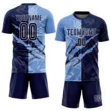 Laden Sie das Bild in den Galerie-Viewer, Uksn Individuelles Graffiti-Muster Marineblau-Hellblau Kratzer Sublimationsdruck Fußballtrikot
