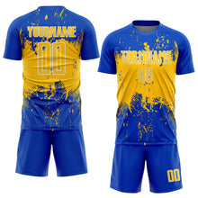 Laden Sie das Bild in den Galerie-Viewer, Uksn Individuelles Donnerblau Gelb-Weiß Abstrakter Splash Grunge Kunst Sports Sublimationsdruck Fußballtrikot
