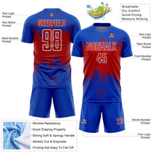 Laden Sie das Bild in den Galerie-Viewer, Uksn Individuelles Donnerblau Rot-Weiß Abstrakter Splash Grunge Kunst Sports Sublimationsdruck Fußballtrikot

