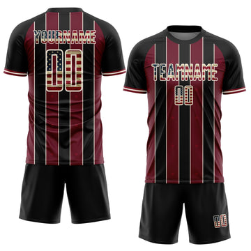 Uksn Individuelles Schwarz Vintage USA-Flagge Karmesinrot-Cream Nadelstreifen Linie Sports Sublimationsdruck Fußballtrikot