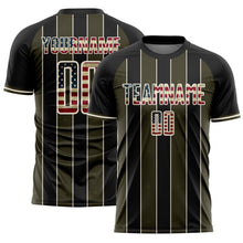 Laden Sie das Bild in den Galerie-Viewer, Uksn Individuelles Schwarz Vintage USA-Flagge Oliv-Cream Nadelstreifen Linie Sports Sublimationsdruck Fußballtrikot
