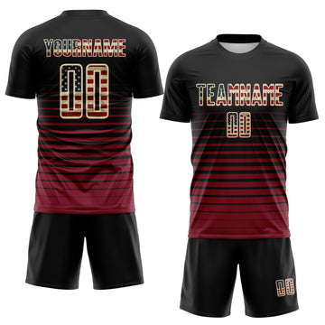 Uksn Individuelles Schwarz Vintage USA-Flagge Cream-Karmesinrot Farbverlaufs-Nadelstreifen Sublimationsdruck Fußballtrikot