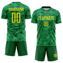 Laden Sie das Bild in den Galerie-Viewer, Uksn Individuelles Grün Hellgelb Brasilien Geometrische Fragmente Sublimationsdruck Fußballtrikot
