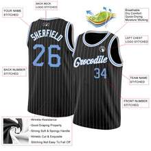 Laden Sie das Bild in den Galerie-Viewer, Uksn Individuelles Schwarz Weiße Nadelstreifen Hellblau-Weiß Authentic Basketball Trikot
